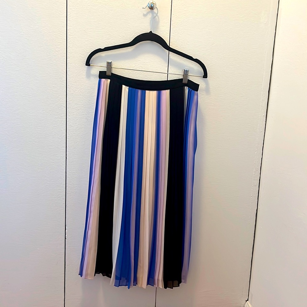 Club Monaco size 6 pleated skirt